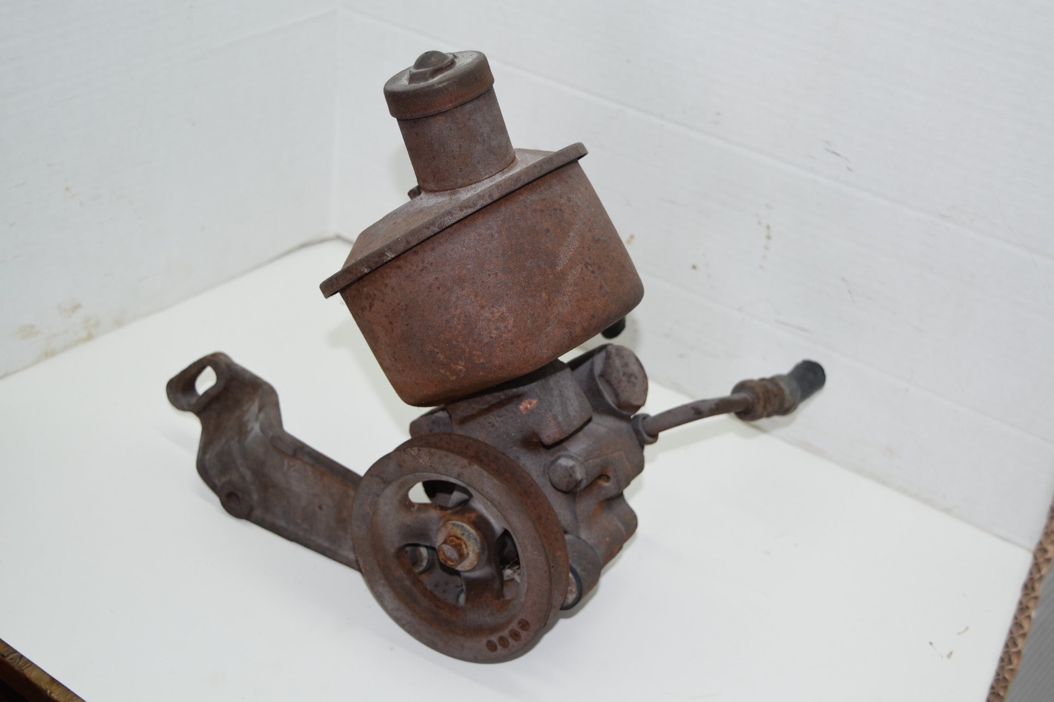 1964 Ford Galaxie Power Steering Pump Eaton Assembly Mustang Thunderbi