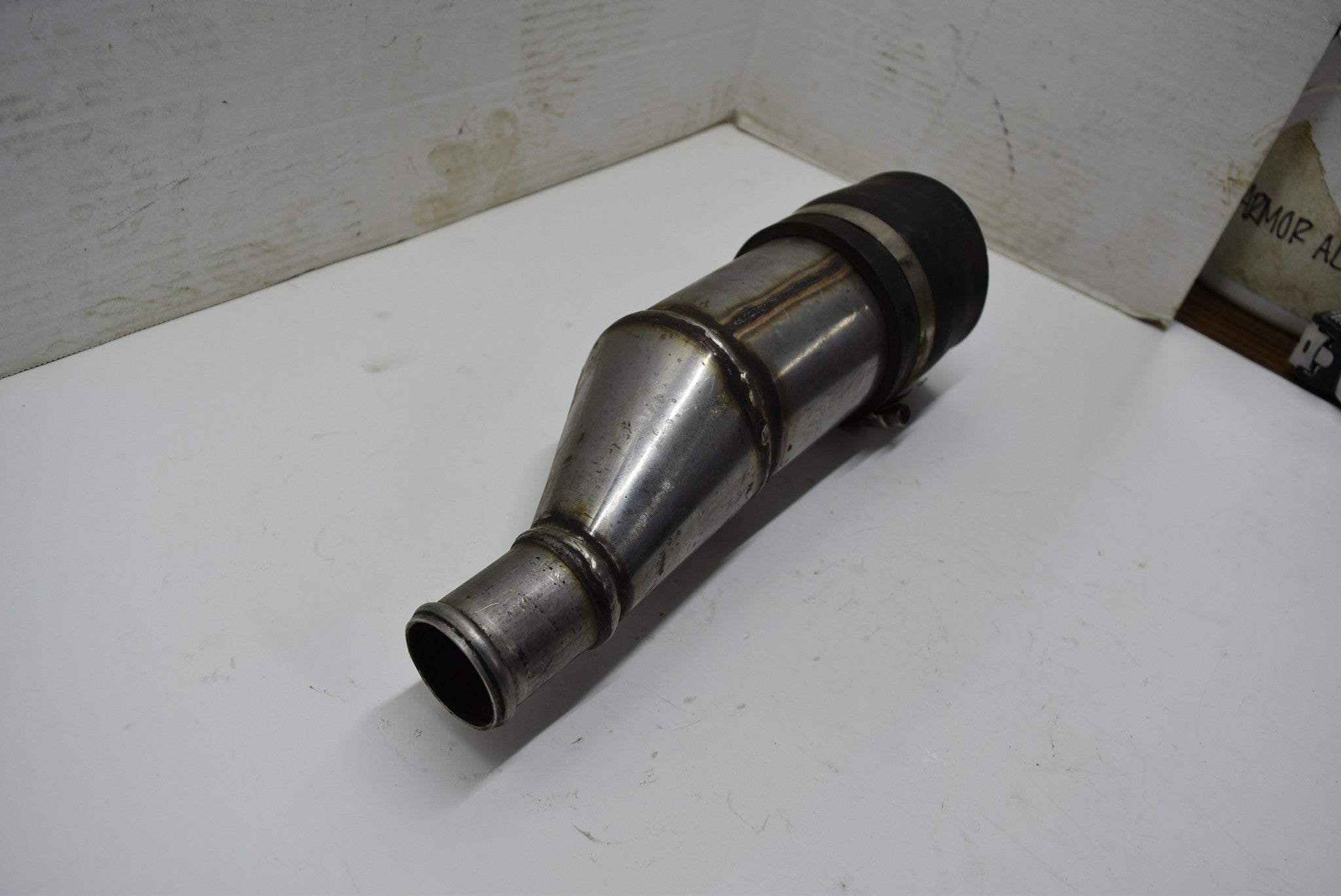 1985 KAWASAKI JS550 JS440 JET SKI EXHAUST MUFFLER SILENCER PIPE ORIGIN