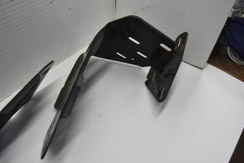 1983 1986 FORD MUSTANG CONVERTIBLE TOP FRAME SUPPORT BRACKET PAIR 83 84 85 86