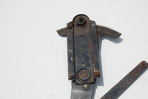 1969 1970 Mustang Shelby Boss Cougar XR7 Passenger Door Window Glass Regulator