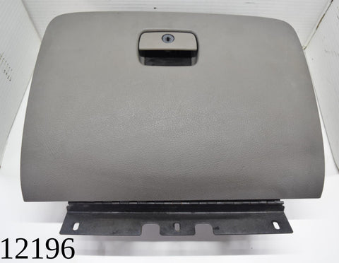 2005 2007 2009 CHEVROLET TRAILBLAZER GLOVE BOX DOOR ASSEMBLY GRAY 05 06 07 08 09