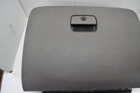 2005 2007 2009 CHEVROLET TRAILBLAZER GLOVE BOX DOOR ASSEMBLY GRAY 05 06 07 08 09