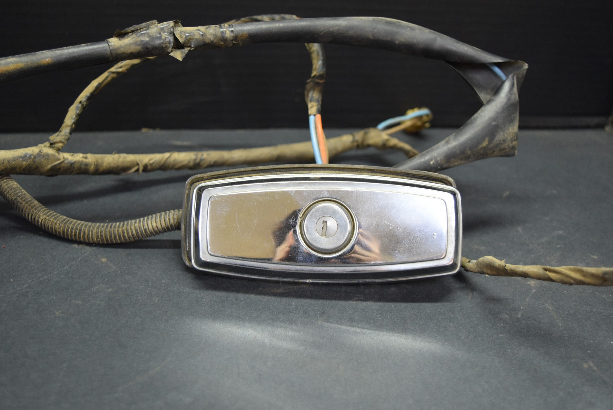 1973 1991 Chevy Suburban Tailgate Power Window Lock Switch W/ HARNESS