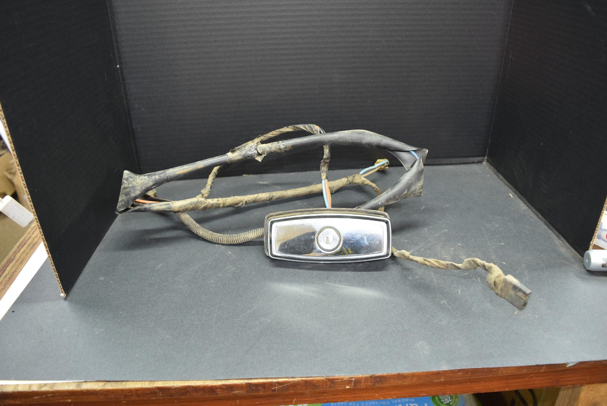 1973 1991 Chevy Suburban Tailgate Power Window Lock Switch W/ HARNESS