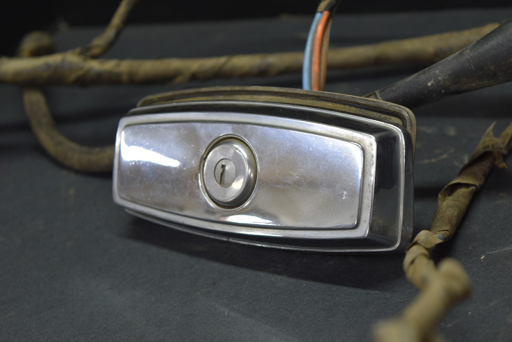 1973 1991 Chevy Suburban Tailgate Power Window Lock Switch W/ HARNESS