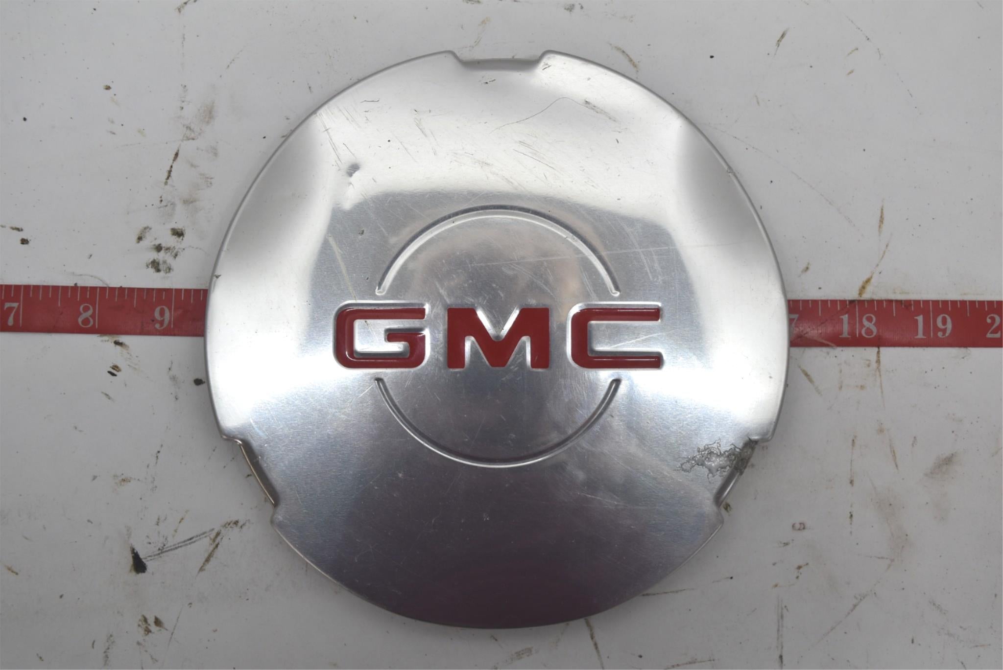 1999 2004 GMC Yukon Denali Sierra Center Cap 2000 2001 Hubcap 99 01 02