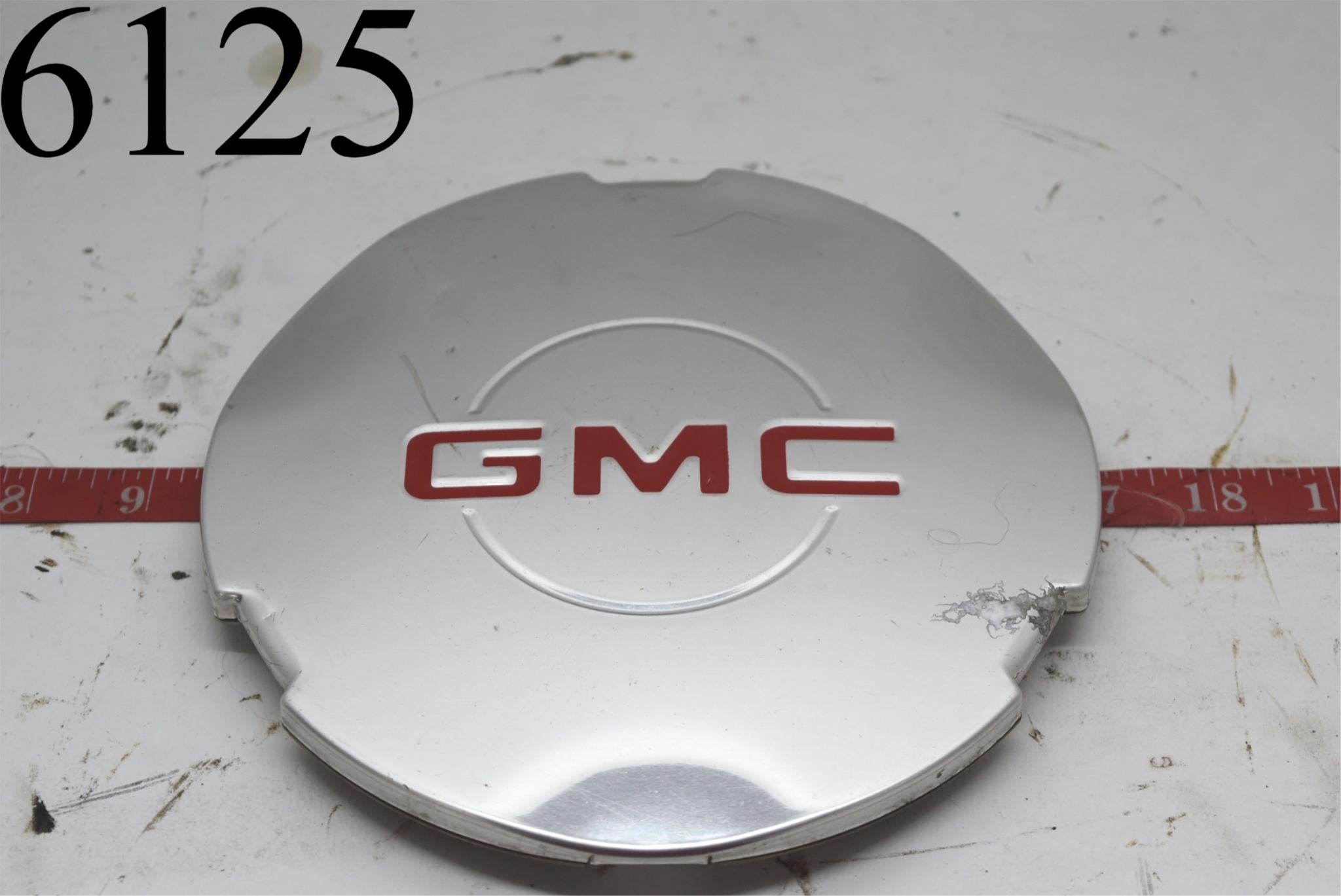 1999 2004 GMC Yukon Denali Sierra Center Cap 2000 2001 Hubcap 99 01 02