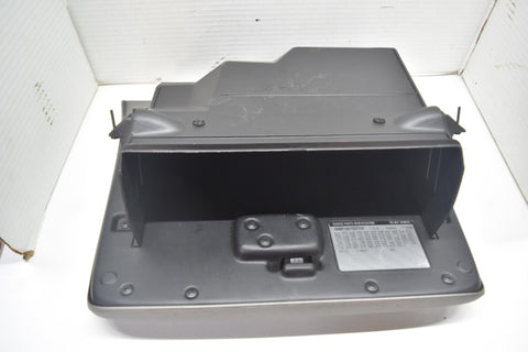 2005 2007 2009 CHEVROLET TRAILBLAZER GLOVE BOX DOOR ASSEMBLY GRAY 05 06 07 08 09