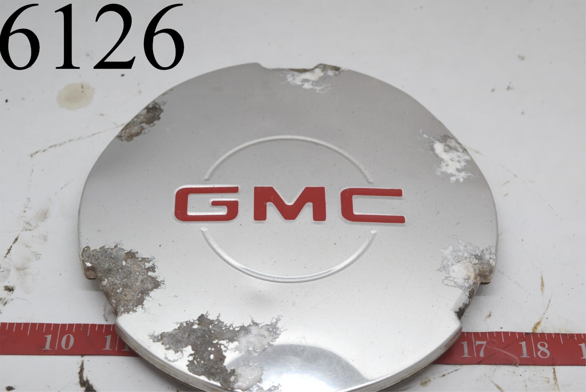 1999 2004 GMC Yukon Denali Sierra Center Cap 2000 2001 Hubcap 99 01 02