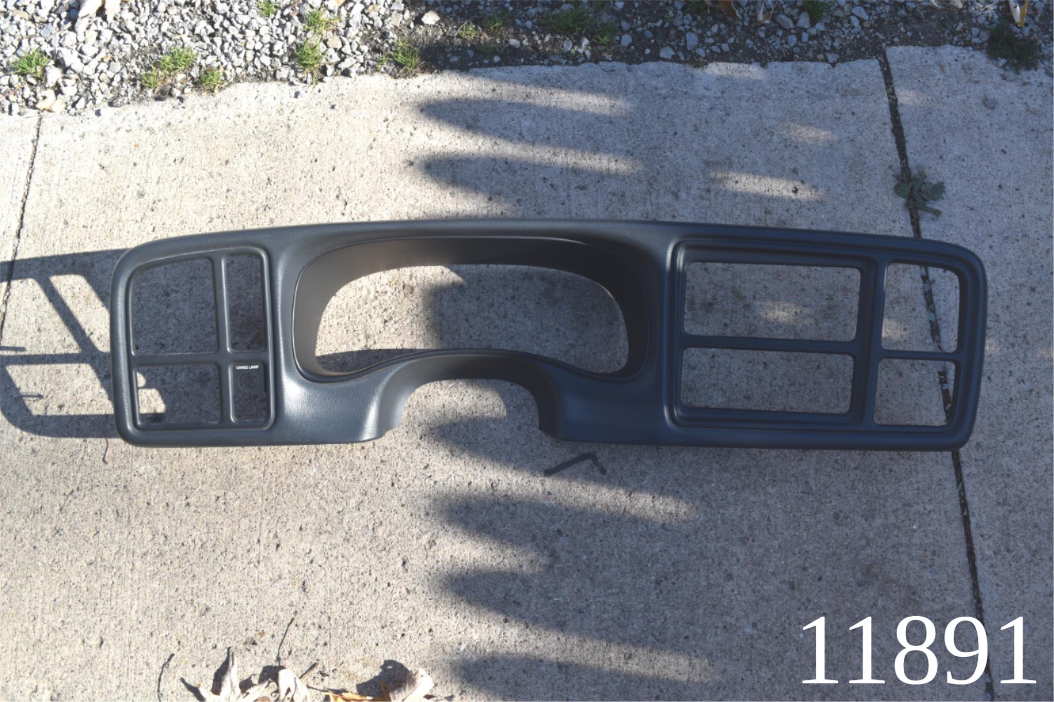 1999 2006 CHEVROLET SILVERADO TAHOE GMC SIERRA DASH CLUSTER TRIM BEZ