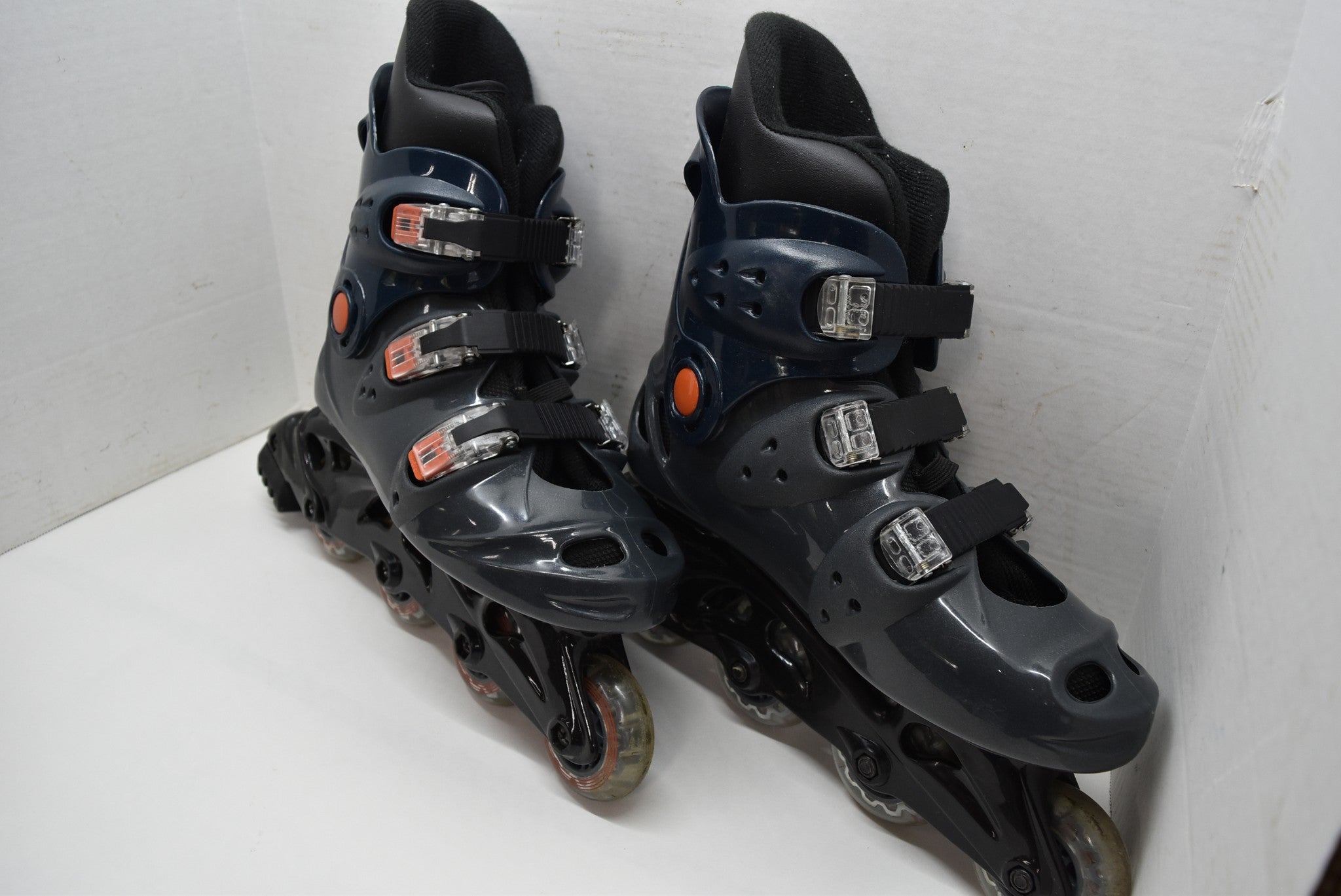 Inline Skates Roller Blades Men Size 9 Designed for Skaters of all Ski