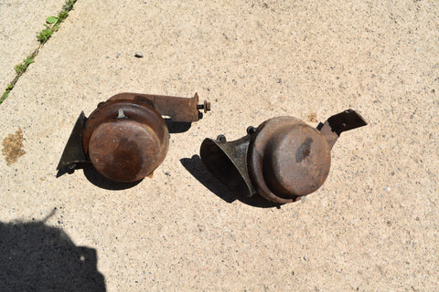 1964 Ford Galaxie 500 Hi Lo Horns Brackets Horn Honk Pair Set Untested 64