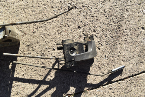 1979 1993 FORD MUSTANG LATCH MECHANISM ASSEMBLY HANDLE PASSENGER RIGHT 83 84 85