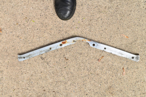 1968 Oldsmobile Cutlass Hood Lip Trim Center Middle Nose V Front Olds 68