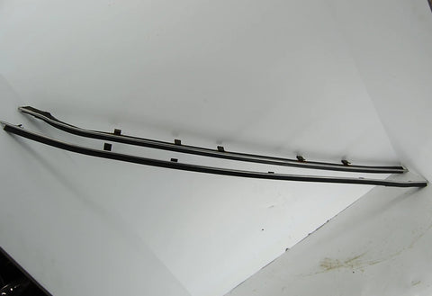 1963 2-door Pontiac Catalina Front Windows Molding and Seal