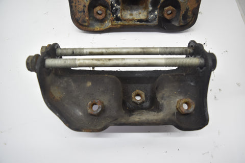 1999 2006 Chevrolet Silverado GMC Sierra LS 4.8 53 Motor Mount Bracket 01 02 03