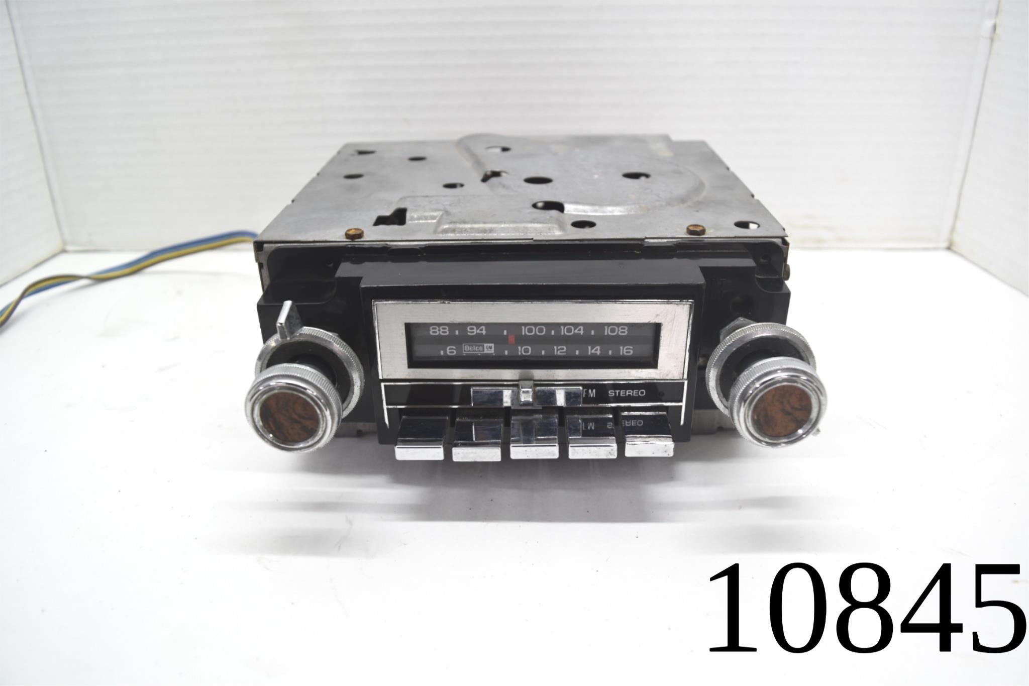 1970's Delco GM AM/FM Stereo Push Button Radio Corvette Camaro Firebir ...