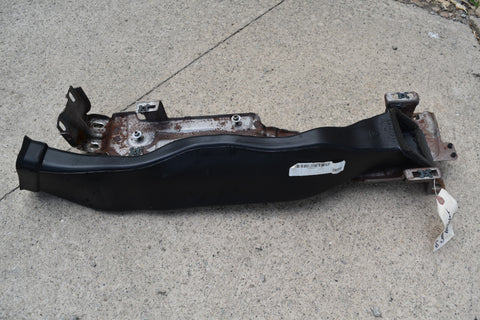 2007 CHEVROLET TRAILBLAZER CENTER CONSOLE MOUNT BRACKET AC DUCT 2004 2005 2007