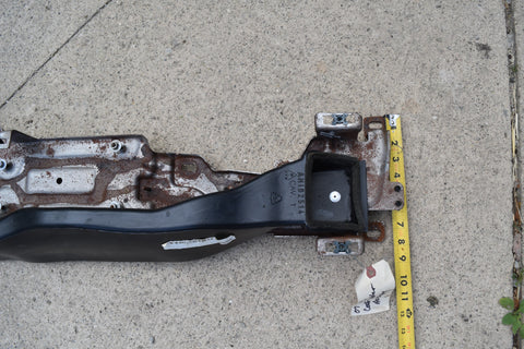 2007 CHEVROLET TRAILBLAZER CENTER CONSOLE MOUNT BRACKET AC DUCT 2004 2005 2007