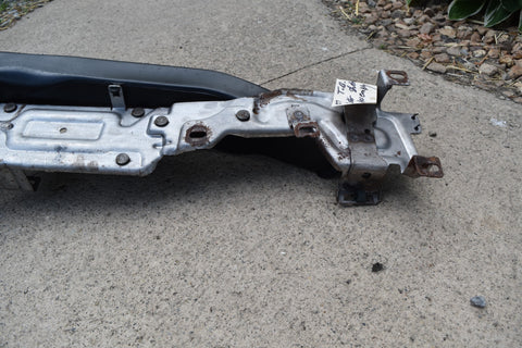 2007 CHEVROLET TRAILBLAZER CENTER CONSOLE MOUNT BRACKET AC DUCT 2004 2005 2007