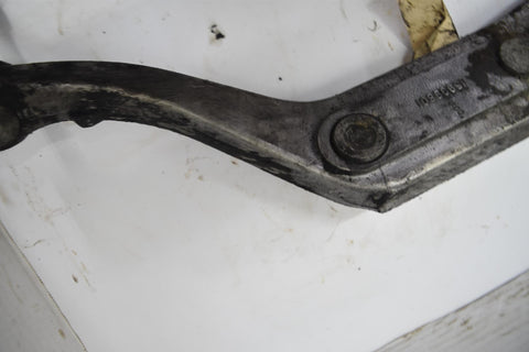 1999 2006 Chevrolet Silverado Front Diff Carrier Mount Bracket 99 00 01 02 03