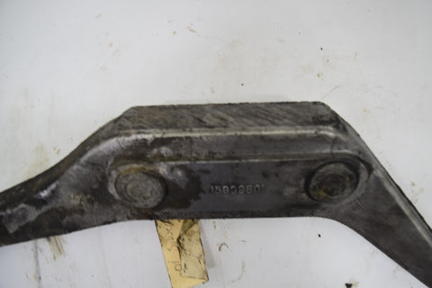 1999 2006 Chevrolet Silverado Front Diff Carrier Mount Bracket 99 00 01 02 03