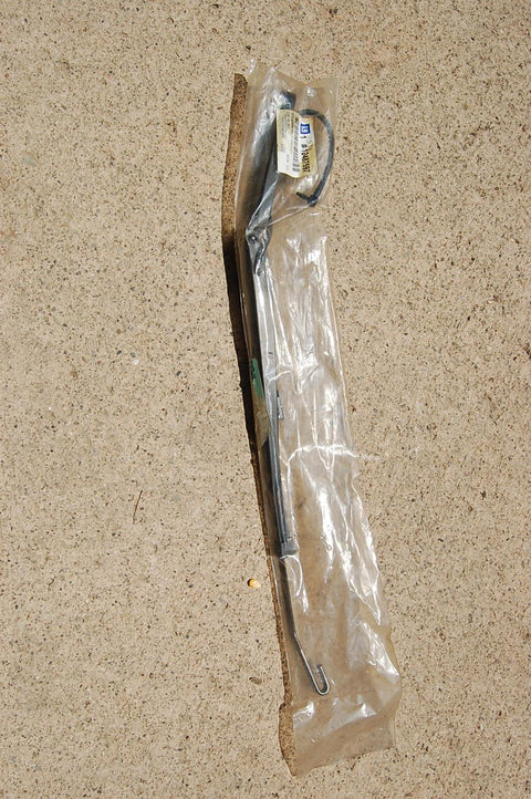 1999 2000 2001 2002 GMC Silverado Sierra LH Wiper Arm w/ Sprayer