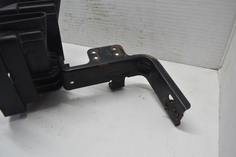 2007 2008 2009 Chevrolet Equinox Main Fuse Box Bracket Assembly 07 08 09