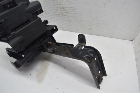 2007 2008 2009 Chevrolet Equinox Main Fuse Box Bracket Assembly 07 08 09