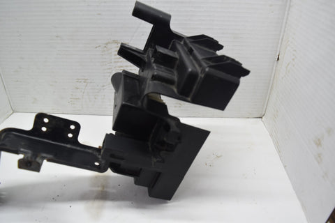 2007 2008 2009 Chevrolet Equinox Main Fuse Box Bracket Assembly 07 08 09