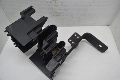 2007 2008 2009 Chevrolet Equinox Main Fuse Box Bracket Assembly 07 08 09