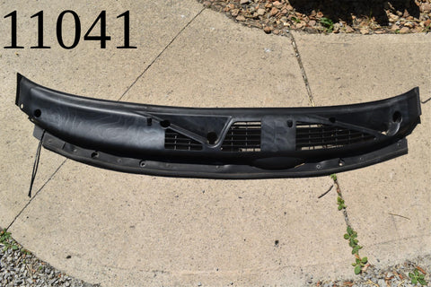 2002 2009 2007 CHEVROLET TRAILBLAZER PLASTIC HOOD COWL VENT PANEL ASSEMBLY 07 08