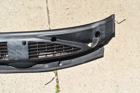 2002 2009 2007 CHEVROLET TRAILBLAZER PLASTIC HOOD COWL VENT PANEL ASSEMBLY 07 08