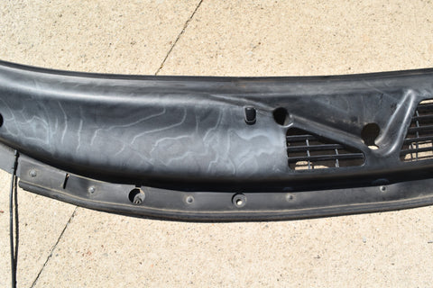 2002 2009 2007 CHEVROLET TRAILBLAZER PLASTIC HOOD COWL VENT PANEL ASSEMBLY 07 08