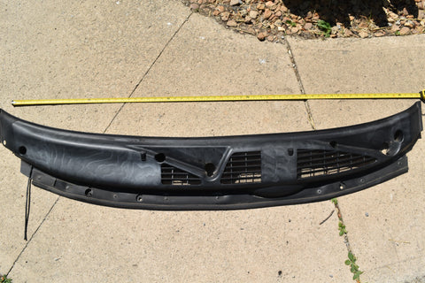 2002 2009 2007 CHEVROLET TRAILBLAZER PLASTIC HOOD COWL VENT PANEL ASSEMBLY 07 08