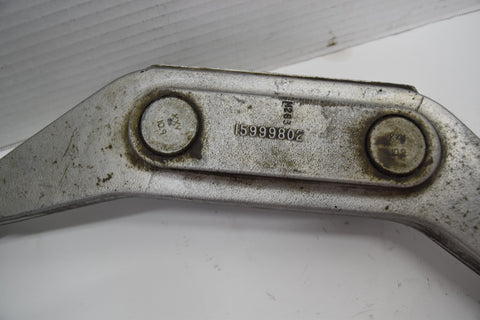 2000 2006 CHEVROLET SILVERADO SIERRA FRONT DIFFERENTIAL CARRIER MOUNT BRACKET 02