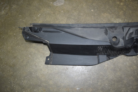 2007 2008 2009 Chevrolet Equinox Wiper Cowl Cover Panel 25851944 07 08 09