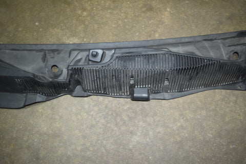 2007 2008 2009 Chevrolet Equinox Wiper Cowl Cover Panel 25851944 07 08 09