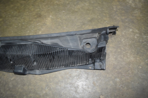 2007 2008 2009 Chevrolet Equinox Wiper Cowl Cover Panel 25851944 07 08 09