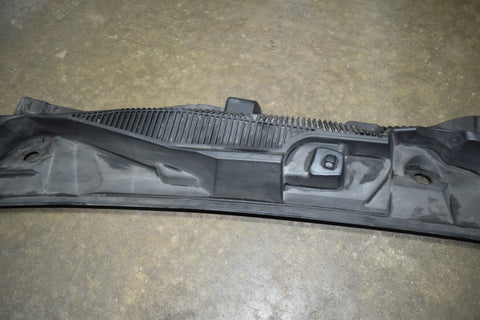 2007 2008 2009 Chevrolet Equinox Wiper Cowl Cover Panel 25851944 07 08 09