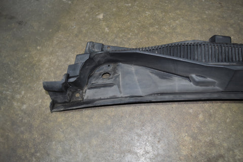 2007 2008 2009 Chevrolet Equinox Wiper Cowl Cover Panel 25851944 07 08 09