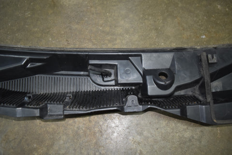 2007 2008 2009 Chevrolet Equinox Wiper Cowl Cover Panel 25851944 07 08 09