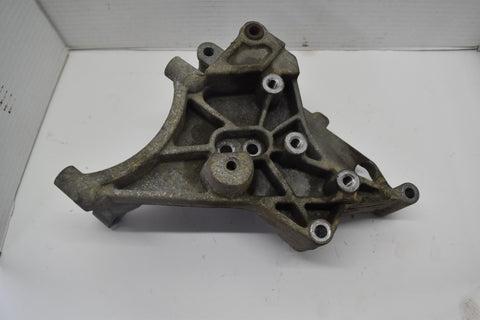 2001 2002 2003 2004 CHEVROLET SILVERADO DURAMAX AC SUPPORT BRACKET 01 02 03 04