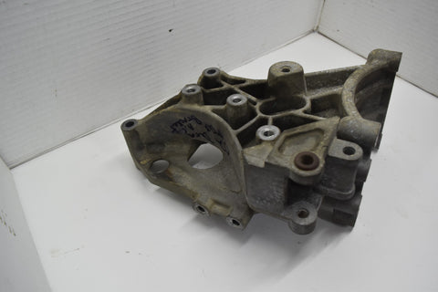 2001 2002 2003 2004 CHEVROLET SILVERADO DURAMAX AC SUPPORT BRACKET 01 02 03 04