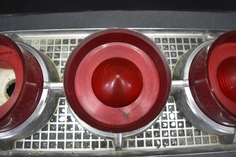 1958 1959 1960 FORD THUNDERBIRD REAR TAIL LIGHT TAILLIGHT RIGHT RH PASSENGER 59