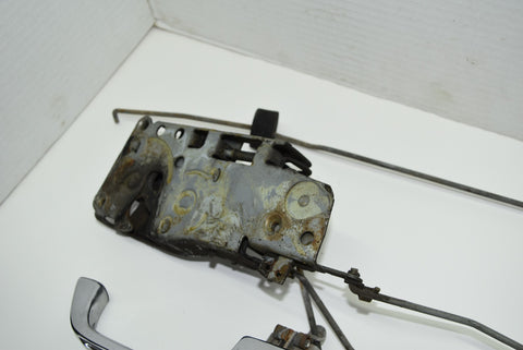 1983 1991 Chevy Suburban K5 Blazer Left Rear Door Latch Linkage Handle 83 84 91