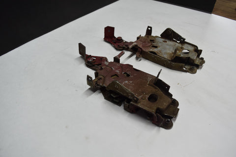 1967 OLDSMOBILE OLDS 442 F85 67 RH LH DRIVER PASSENGER DOOR LATCH MECHANISM 67