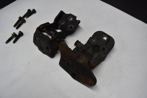 1966 1967 CUTLASS OLDSMOBILE 442 F85 PASSENGER UPPER LOWER DOOR HINGES 66 67