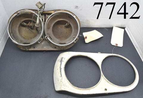 1958 1959 1960 Ford Thunderbird LH Headlight Assembly Bezel Bucket Ring 58 59 60