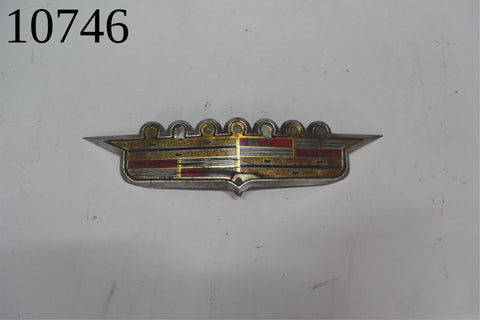 1958 CADILLAC LIMO FLEETWOOD SERIES 75 FRONT HOOD CREST EMBLEM 58